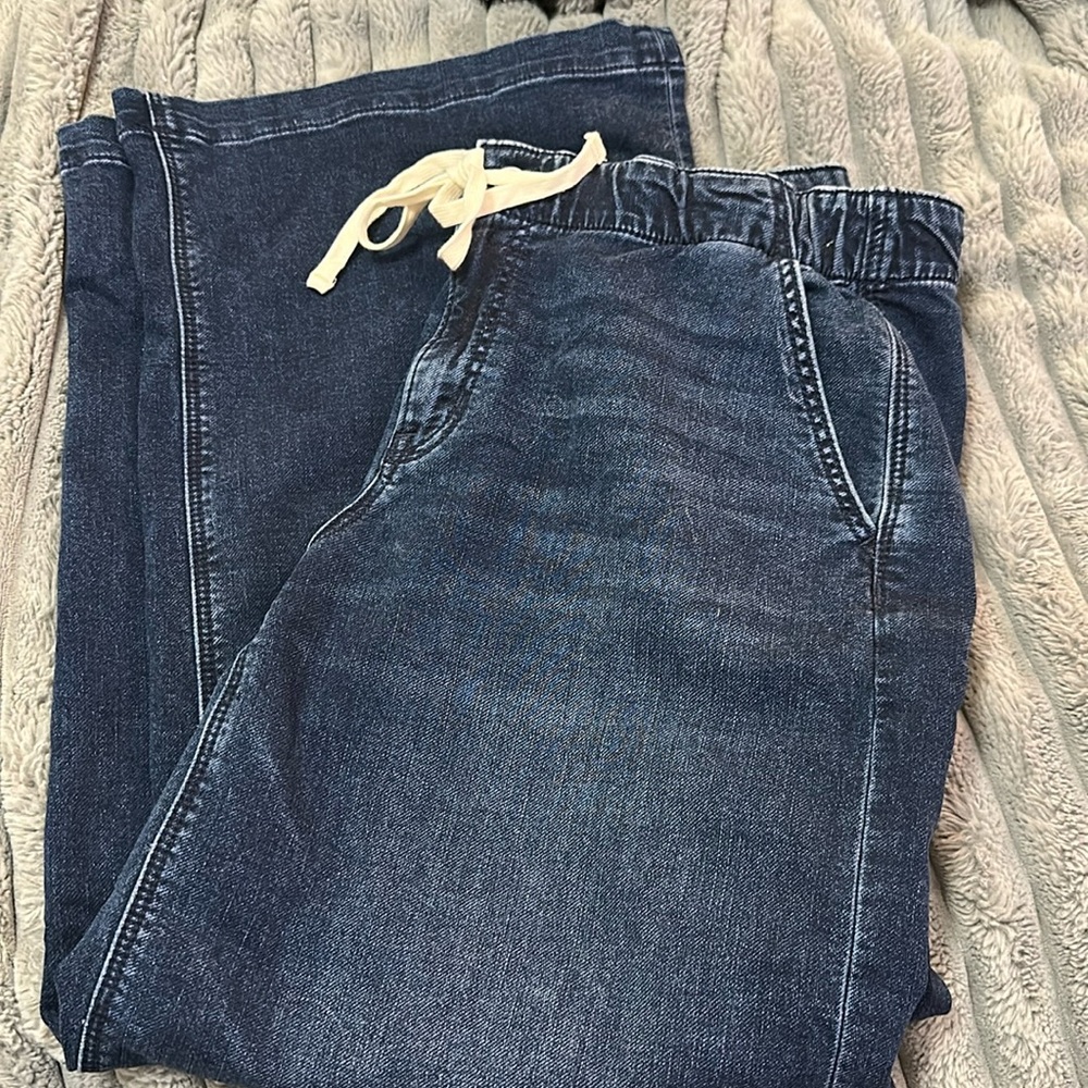Women’s American Eagle wide leg jean never worn